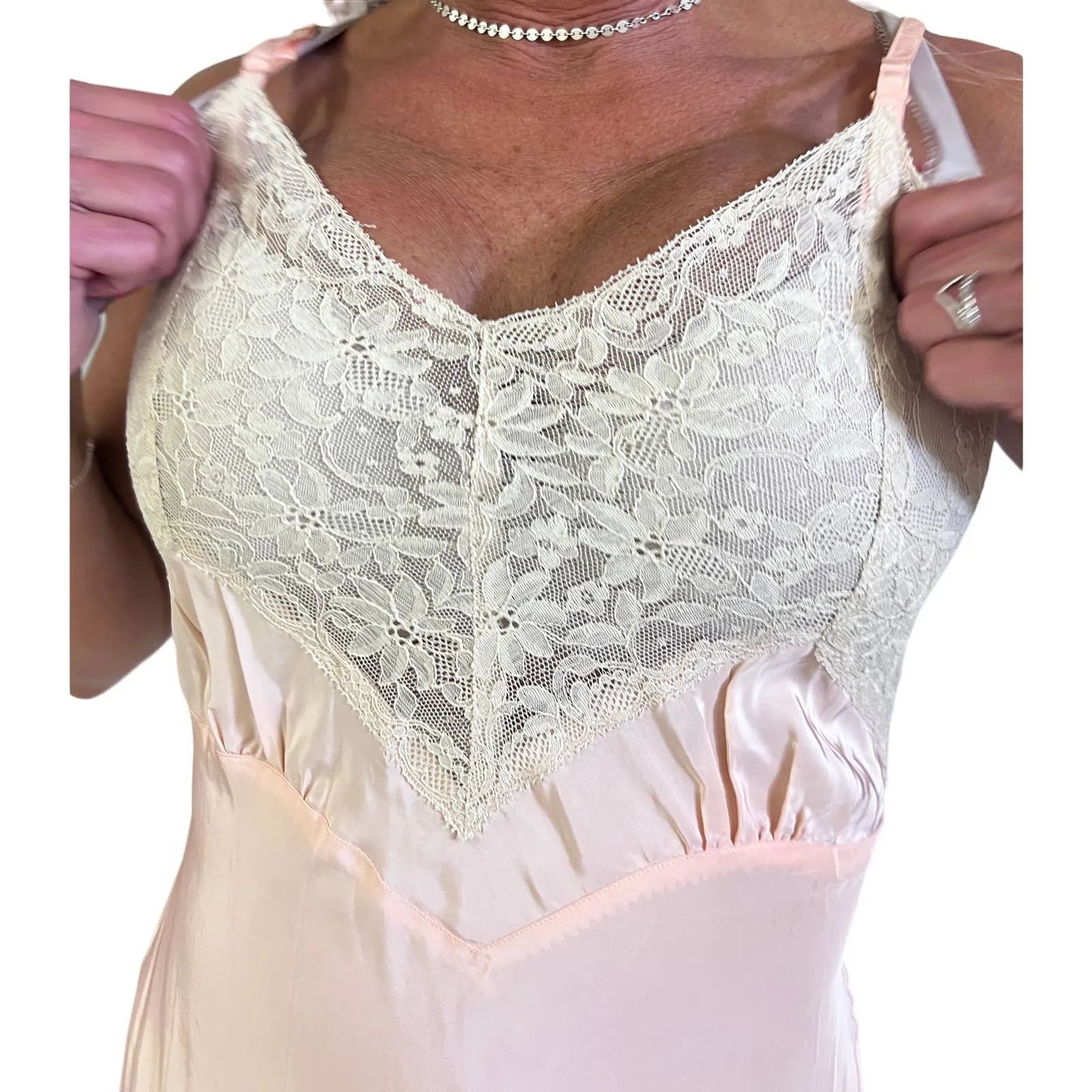 1930s Vintage Pink Rayon Noisy Full Slip Sz 34 Lace Cups Never worn