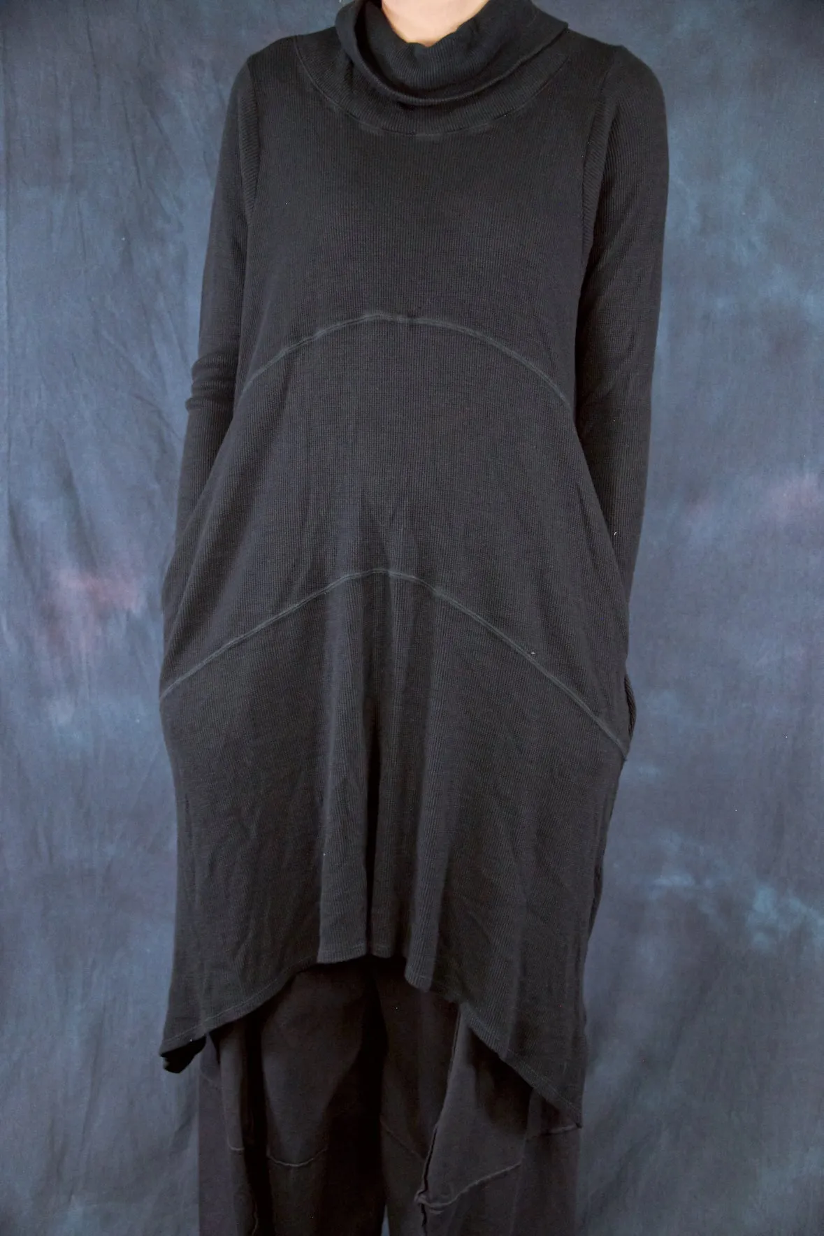 7220 Thermal Cowl Dress with Pockets Black-U