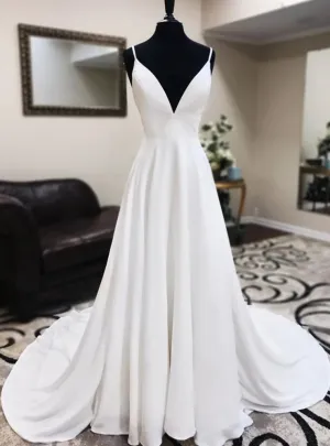 White V-neck Lace Backless Wedding Dresses