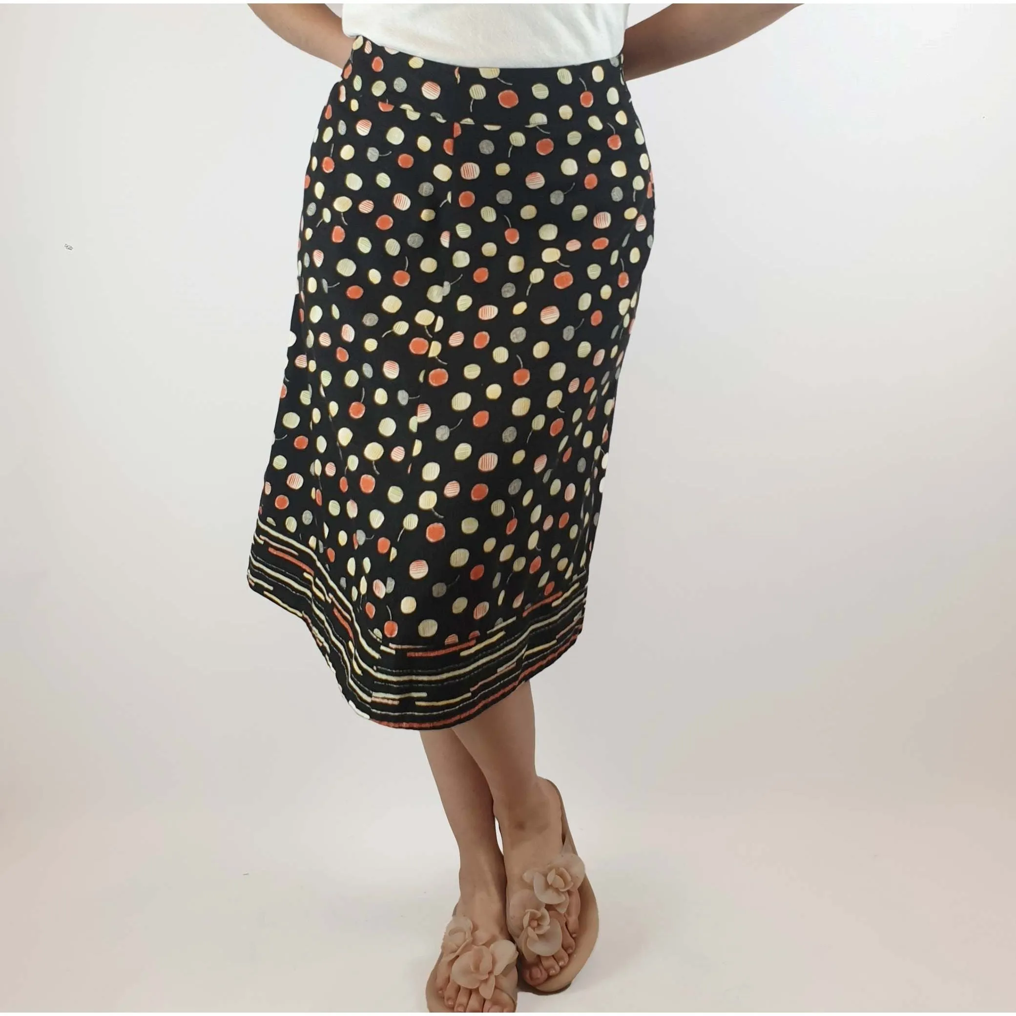 Yoshi Jones black A-line skirt with colourful dot print size S (best fits size 10)